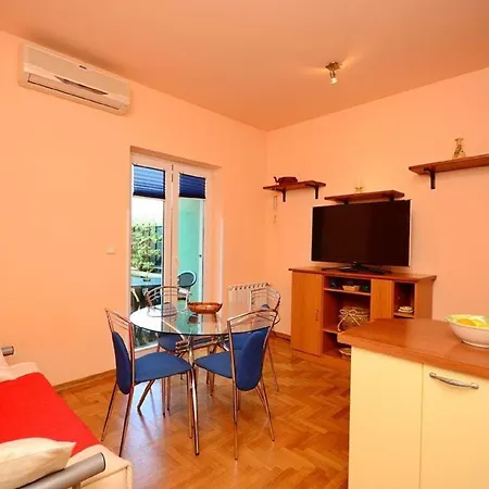 Apartament Fuer 4 Personen Ca 35 Qm In Pula, Istrien Istrische Riviera *
